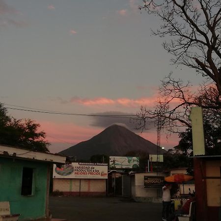 Hostel Los Abuelos 莫约加尔帕 外观 照片