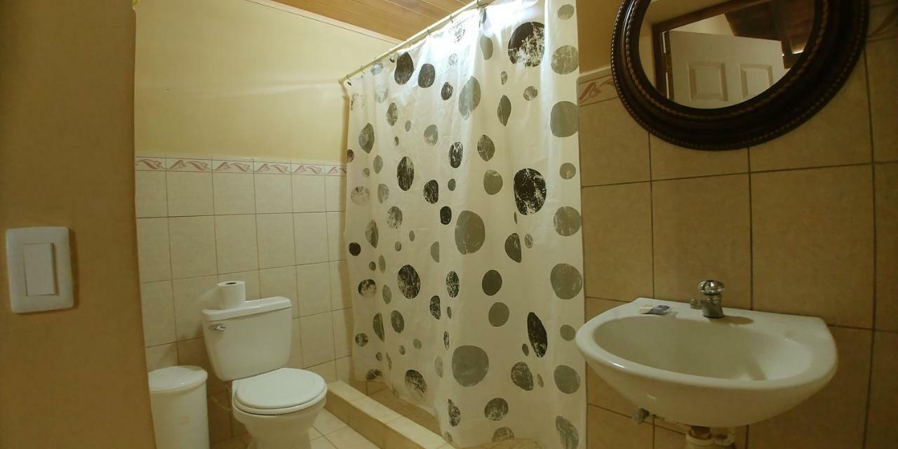 Hostel Los Abuelos 莫约加尔帕 外观 照片