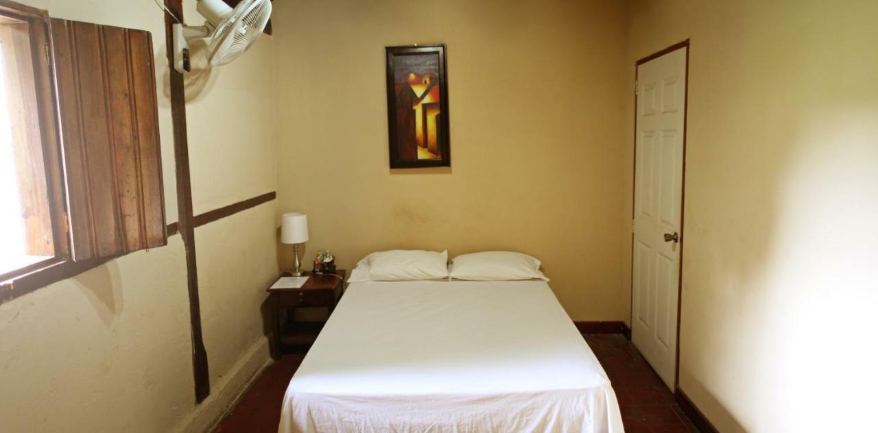 Hostel Los Abuelos 莫约加尔帕 外观 照片