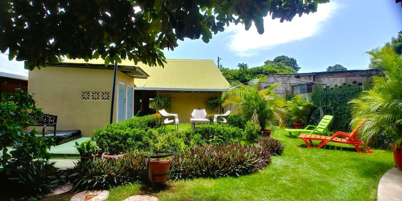 Hostel Los Abuelos 莫约加尔帕 外观 照片
