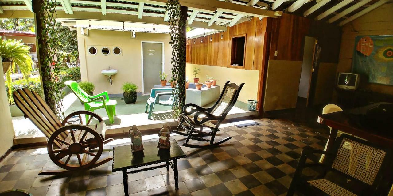 Hostel Los Abuelos 莫约加尔帕 外观 照片